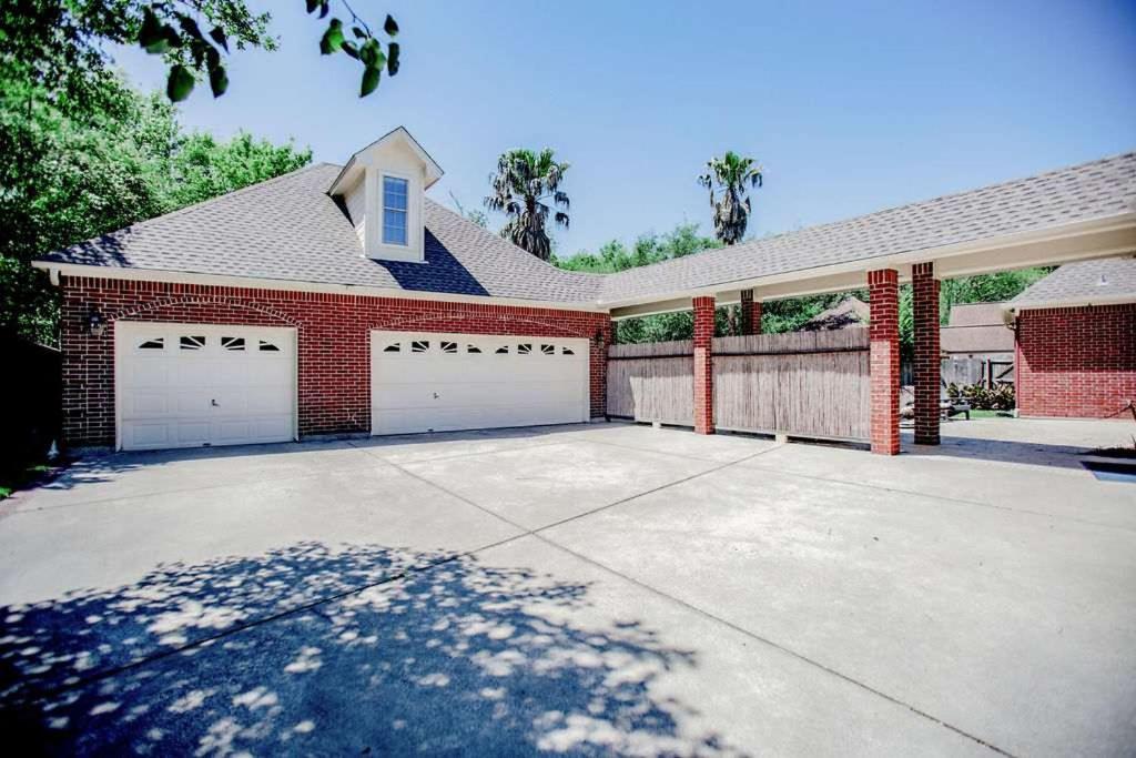 Pool Grills Billiards & Golf Access Apartment *