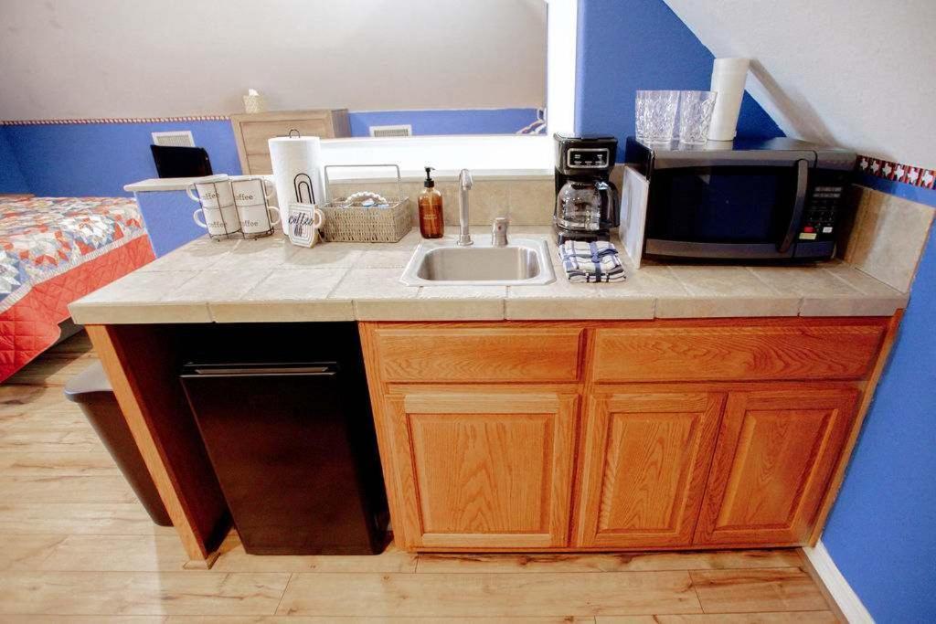 Pool Grills Billiards & Golf Access Apartment Beaumont